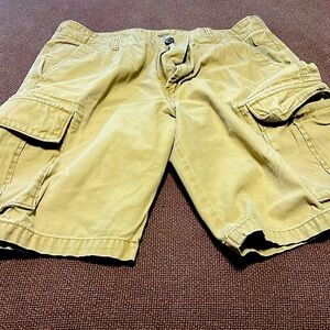 Men’s cargo shorts
